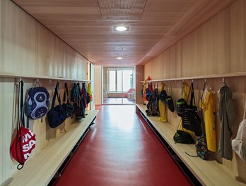 Primary School Höchst - wardrobe