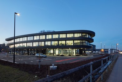 Headquarter Loacker Recycling - night shot