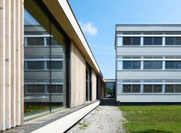 Primary School Herrenried - old and new