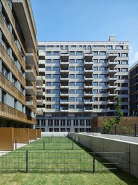 Housing Complex Laend Yard - courtyard