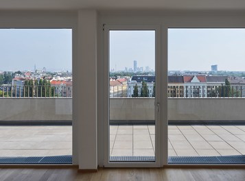 Housing Complex Laend Yard - living room