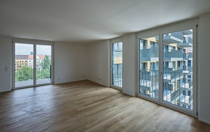 Housing Complex Laend Yard - living room