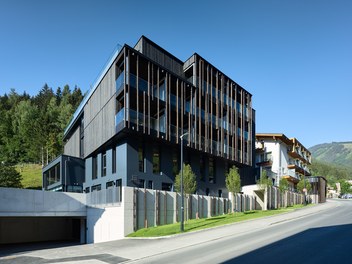Hotel Waldhof - view from street