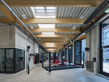 Commercial Vehicle Center - workshop