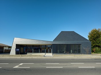 Headquarter Lins - view from street