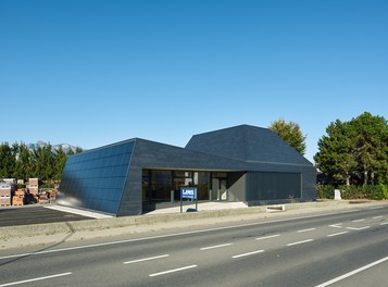 Headquarter Lins - view from street