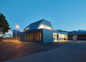 Headquarter Lins - night shot