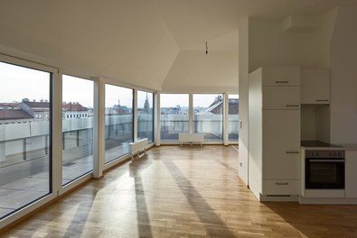 Housing Estate Neubaugürtel - living-dining room