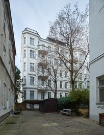 Conversion Residential House Porzellangasse - view from courtyard