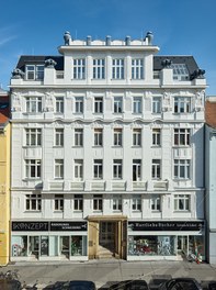 Conversion Residential House Porzellangasse - street facade