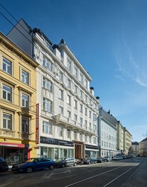 Conversion Residential House Porzellangasse - street facade