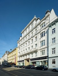 Conversion Residential House Porzellangasse - street facade