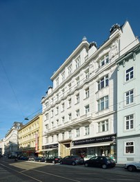 Conversion Residential House Porzellangasse - street facade