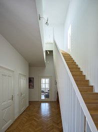 Conversion Residential House Porzellangasse - apartment with staircase to terrace