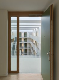 Housing Complex Hirschstetten - view into atrium