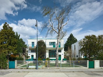 Werkbundsiedlung Restoration - House Loos - view from street