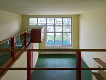 Werkbundsiedlung Restoration - House Loos - two-story living-dining room