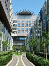 Hospital Krankenhaus Nord - courtyard