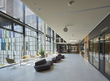 Hospital Krankenhaus Nord - main street