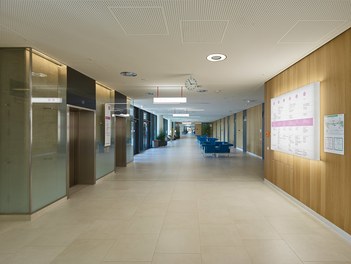 Hospital Krankenhaus Nord - main street