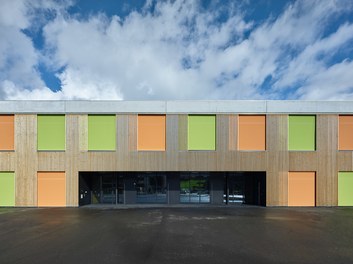 Secondary School Egg - south facade with entrance