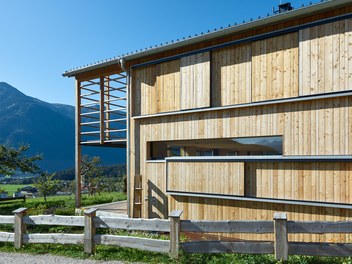 Residence S - detail of facade