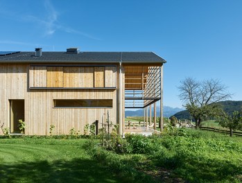 Residence S - detail of facade