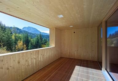 TUM Research and Education Center - balcony
