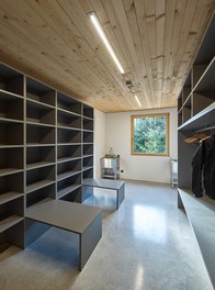 TUM Research and Education Center - changing area