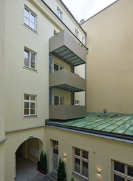 Conversion Sonnenfelsgasse + Bäckerstrasse - courtyard