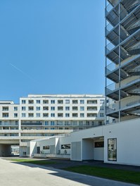 Residential Building Florasdorf - 