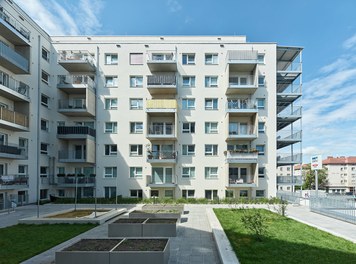 Residential Building Florasdorf - 