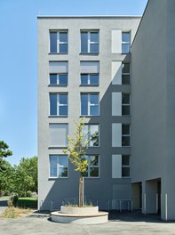 Housing Complex Herchenhahngasse - 