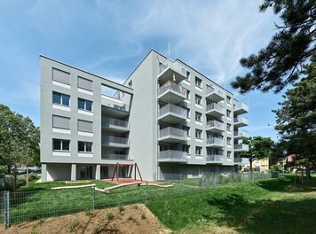 Housing Complex Herchenhahngasse - 