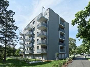 Housing Complex Herchenhahngasse - 