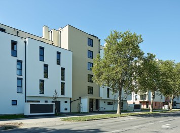 Housing Estate Groß-Enzersdorfer-Straße - 