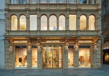 Louis Vuiton Shop - staircase