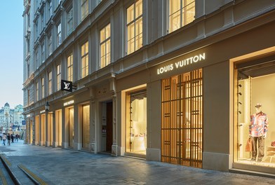 Louis Vuiton Shop - staircase