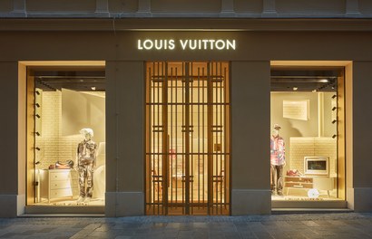 Louis Vuiton Shop - staircase