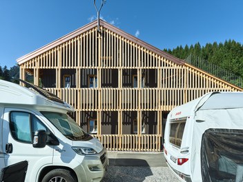 Sanitärhaus Alpencamping - 