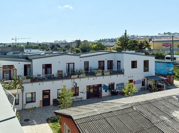 SchloR – Schöner Leben ohne Raiffeisen Rendite Räumungen - 